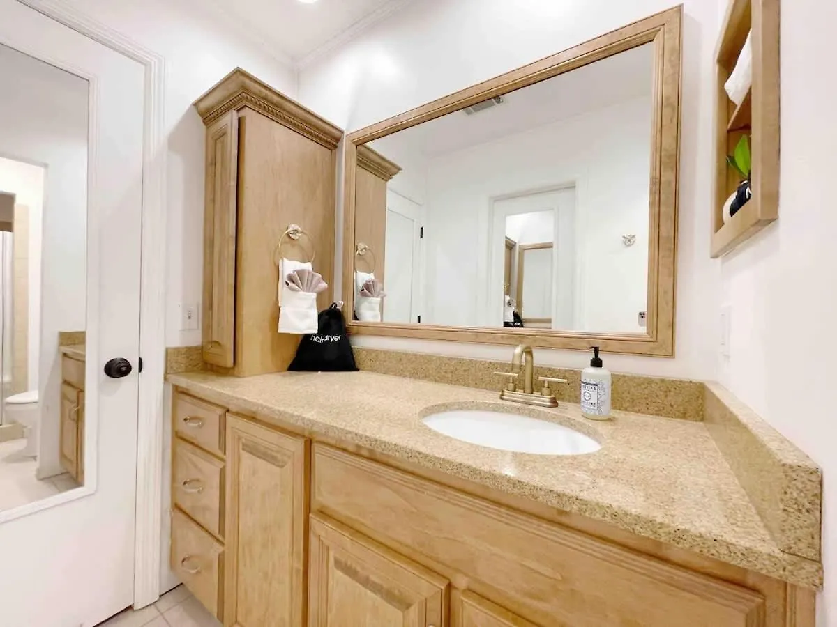 Holiday home Coastal Oasis W Pool Near Beach And Downtown! Savannah