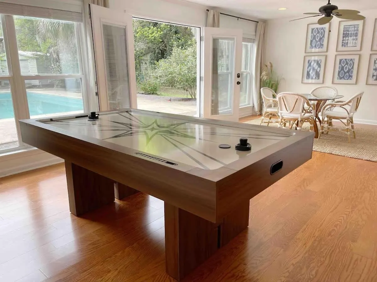 Holiday home Coastal Oasis W Pool Near Beach And Downtown! Savannah