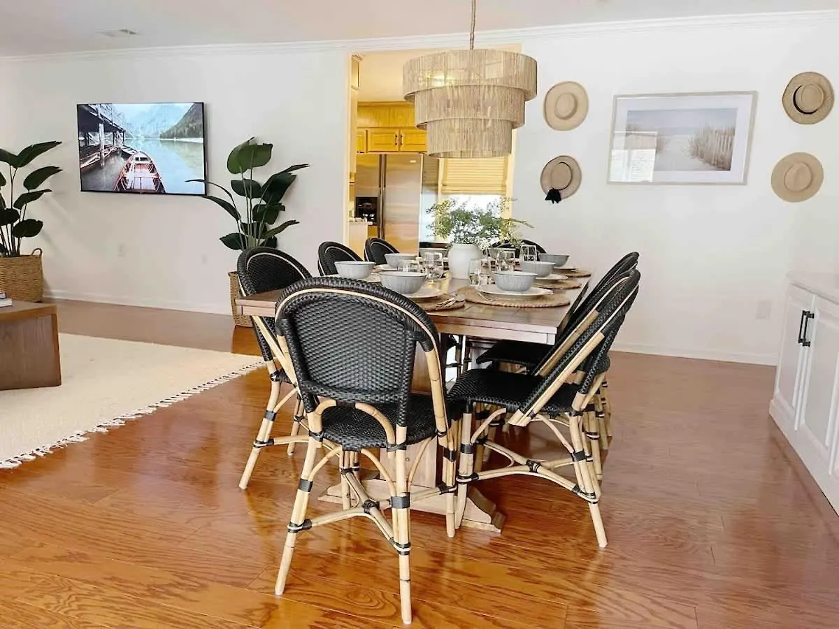 Holiday home Coastal Oasis W Pool Near Beach And Downtown! Savannah United States