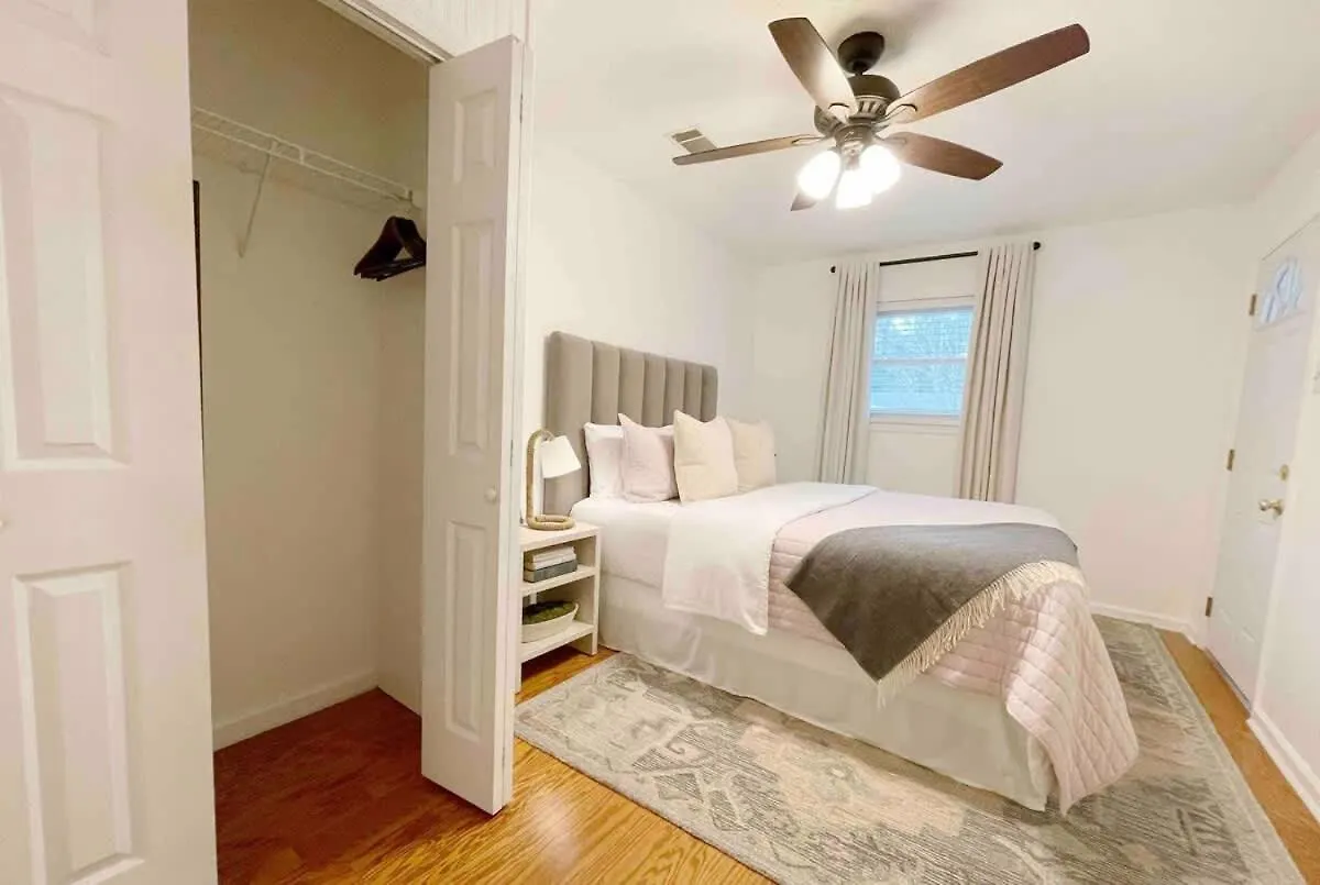 Holiday home Coastal Oasis W Pool Near Beach And Downtown! Savannah