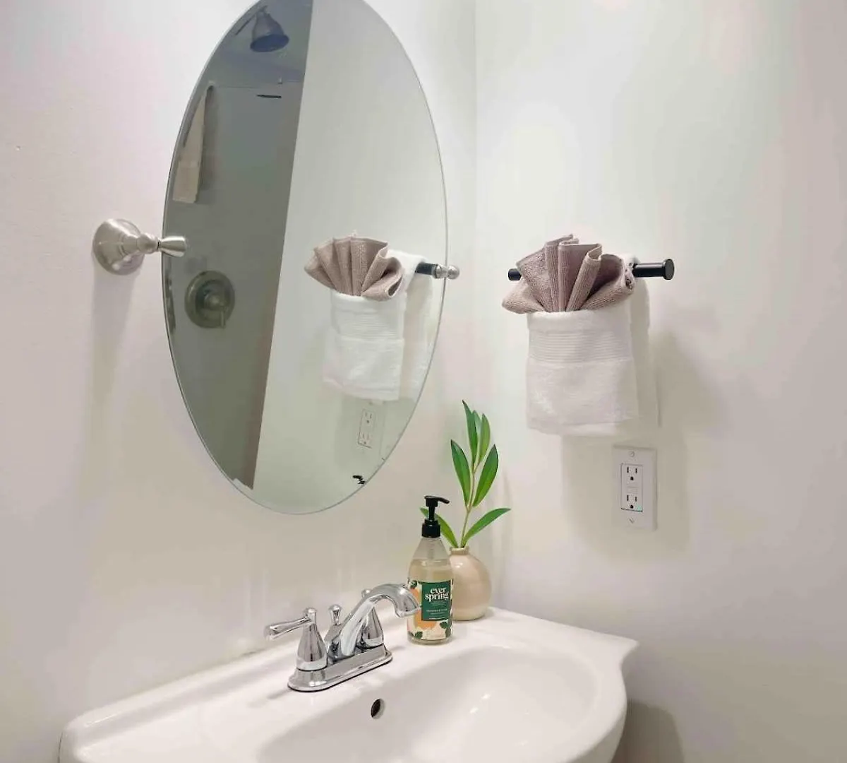 Holiday home Coastal Oasis W Pool Near Beach And Downtown! Savannah